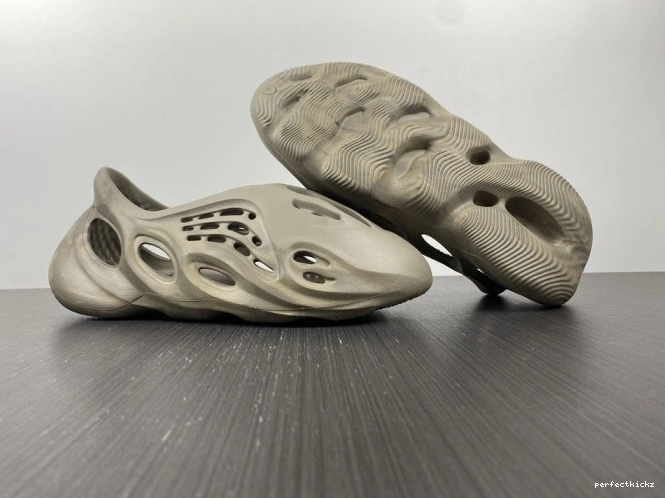 Stone RNNR Foam Adidas Sage Yeezy GX4472 0820